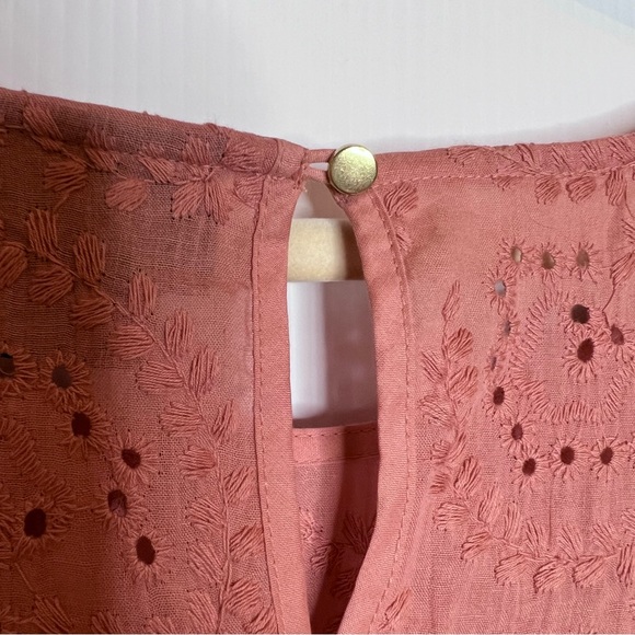 LIZ CLAIBORNE Ruffle Sleeves Eyelet Blouse. Size 3XL - Picture 5 of 7